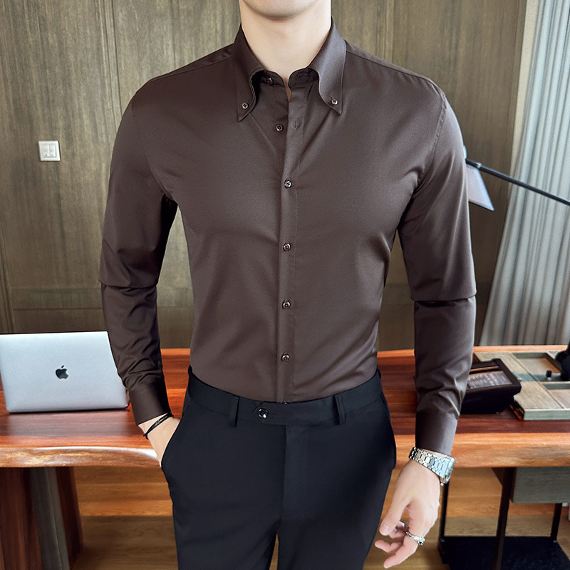 Férfi slim-fit hosszú ujjú ing, hosszú hegyes gallér, egyszínű, poliészter rostokból készült kevert szövet, yarn-dyed, őszi 2023