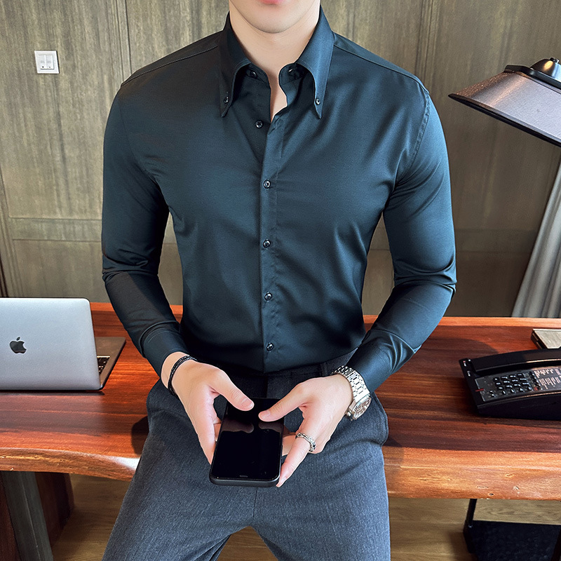 Férfi slim-fit hosszú ujjú ing, hosszú hegyes gallér, egyszínű, poliészter rostokból készült kevert szövet, yarn-dyed, őszi 2023