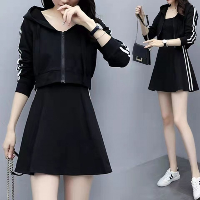 Set din două piese cu top cu glugă și fustă cu bretele, material bumbac-poliester, lungime medie, stil stradal