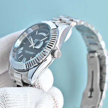 Ceas pentru bărbați cu cuarț, afișaj zi și dată, model Log-type, carcasă din aliaj de titan, curea din oțel inoxidabil, cadran rotund