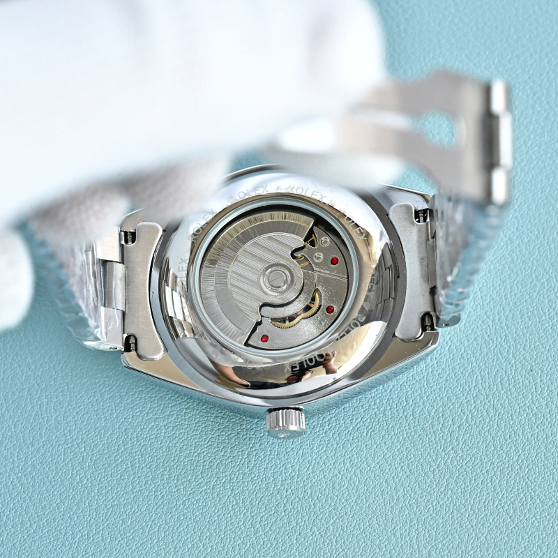 Ceas pentru bărbați cu cuarț, afișaj zi și dată, model Log-type, carcasă din aliaj de titan, curea din oțel inoxidabil, cadran rotund