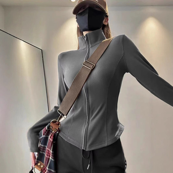 Tricou T-shirt din poliester cu guler înalt, croi slim, mâneci lungi, lungime scurtă, Iarna 2024