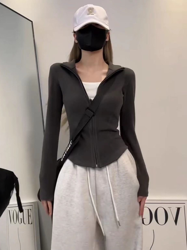 Tricou T-shirt din poliester cu guler înalt, croi slim, mâneci lungi, lungime scurtă, Iarna 2024