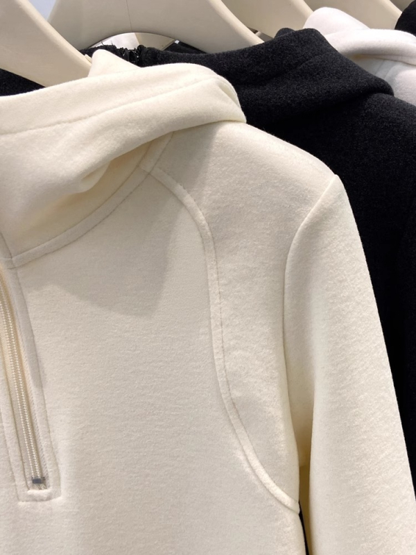Ženski hoodie s polu-zipom, dvostrano velur-fliš, poliester materijal, dugi rukavi, zima 2024