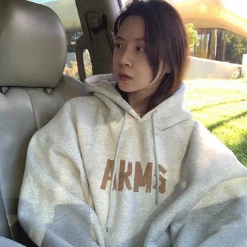 Hanorac damă cu glugă, croială lejeră, căptușit cu fleece gros, amestec bumbac-poliester, stil street retro american, primăvara 2024