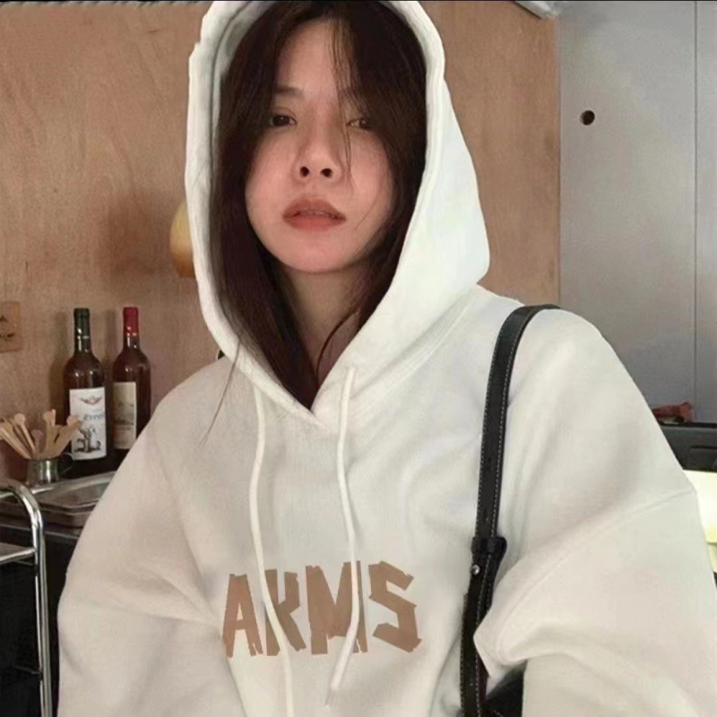 Hanorac damă cu glugă, croială lejeră, căptușit cu fleece gros, amestec bumbac-poliester, stil street retro american, primăvara 2024