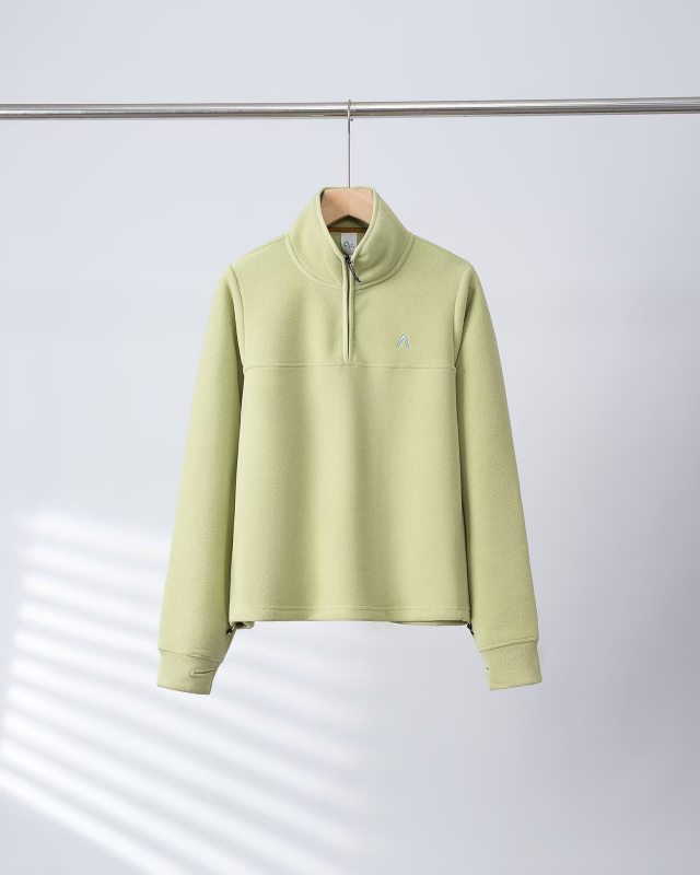 Ženska fleece dukserica s kapuljom, polu-zipom i stojećim ovratnikom, redovita kroj, dugi rukav, fleece materijal, 95%+ poliester