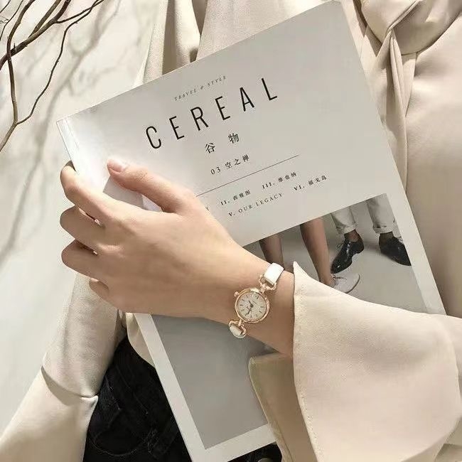 Ceas de damă cu cadran mic și curea subțire — Mișcare quartz GL, Afișaj analog, Curea din piele sintetică, Închidere cu cataramă cu pin, Carcasă din aliaj