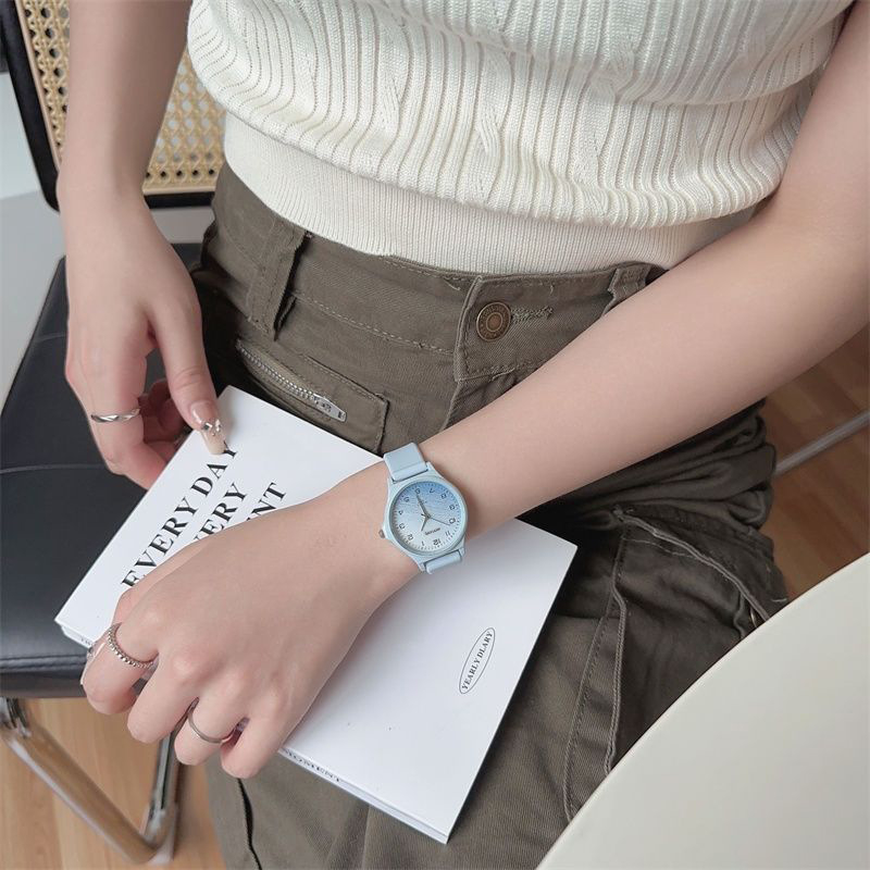 Ceas pentru fete – pentru eleve, stil Mori/Korean simplu, carcasă rotundă din aliaj, curea din silicon, mișcare cuarț