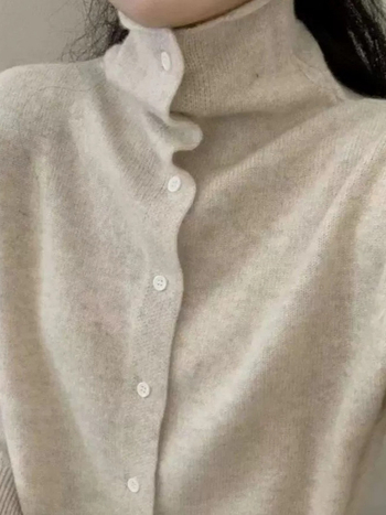 Korejiešu stilā kardigāns ar augstu kaklu, garām piedurknēm, vilnas adījums 95% vilna