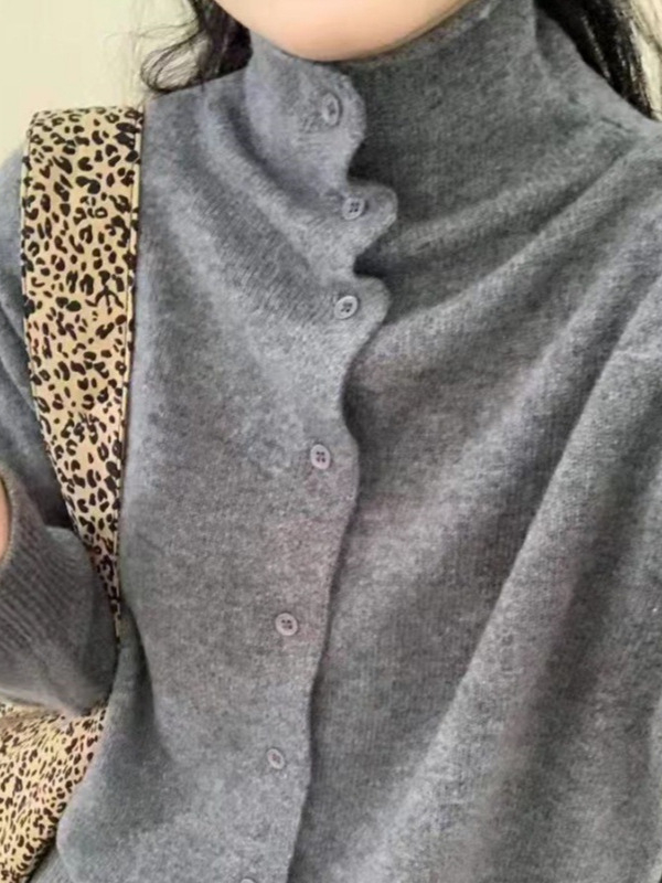 Korejiešu stilā kardigāns ar augstu kaklu, garām piedurknēm, vilnas adījums 95% vilna