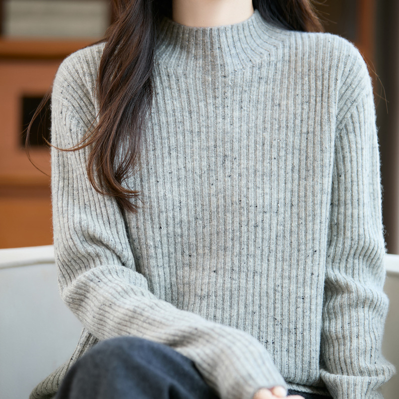 Sieviešu vilnas džemperis ar augstu apkakli, brīvas piegriezuma, garas piedurknes, 95%+ vilna, rudens 2025.