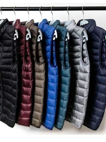 Vyrams skirta lengva medvilnės užpildyta be rankovių liemenė su nailonu išorėje, poliesterio pamušalas, laisvas kirpimas