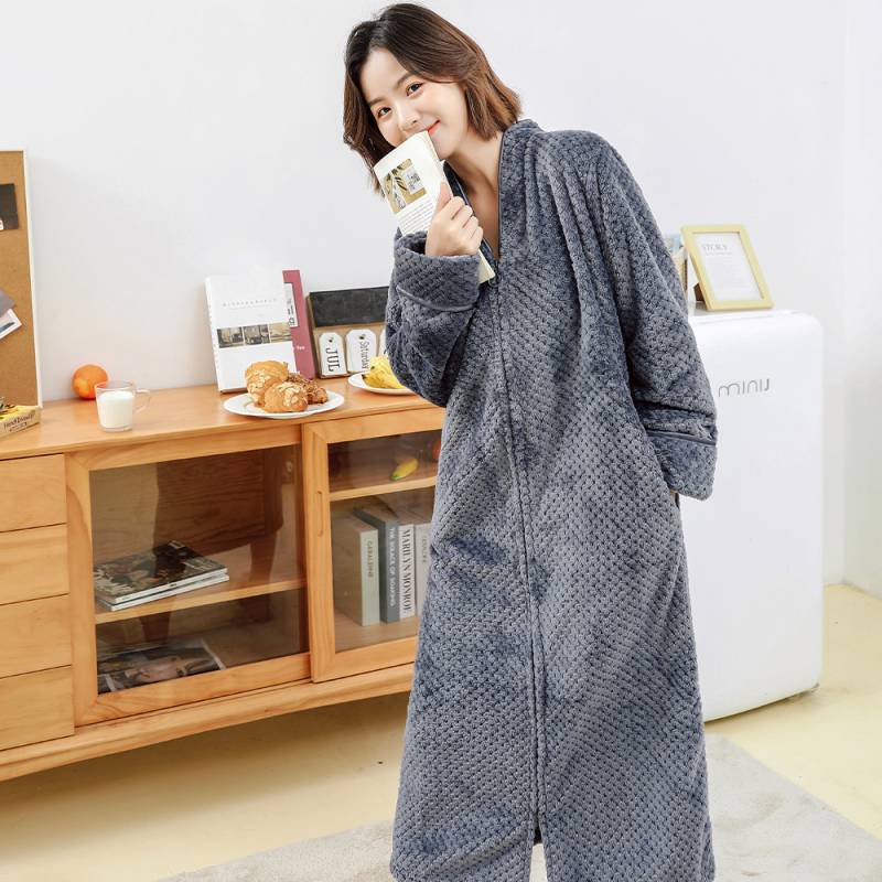 Kardigán-stílusú pizsama fleece-béléssel, vastag flanelből, 100% poliészter, hosszú ujjak, V-nyak, meleg otthoni téli viselet