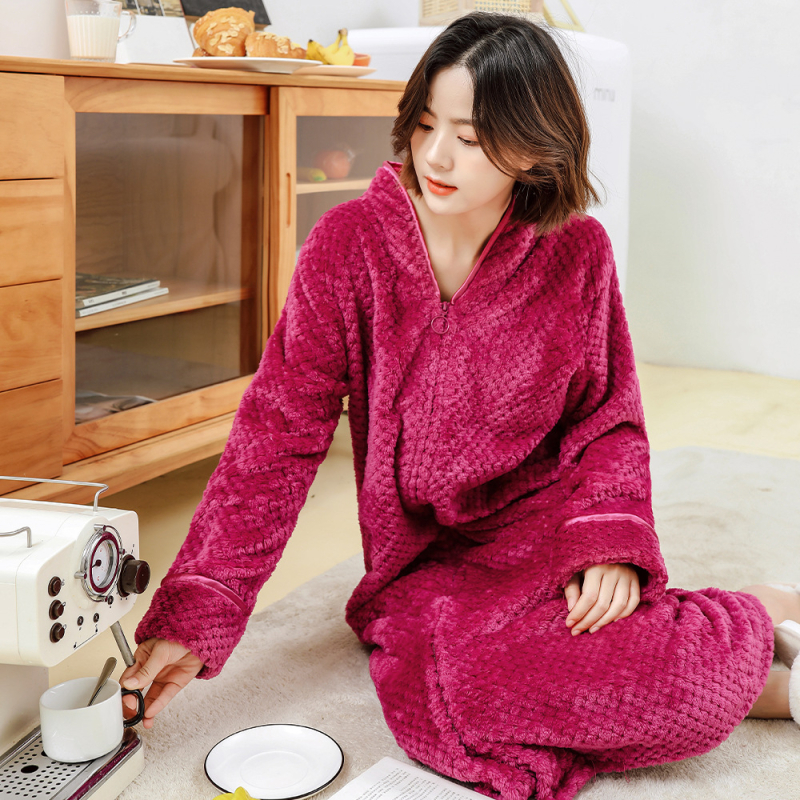 Kardigán-stílusú pizsama fleece-béléssel, vastag flanelből, 100% poliészter, hosszú ujjak, V-nyak, meleg otthoni téli viselet
