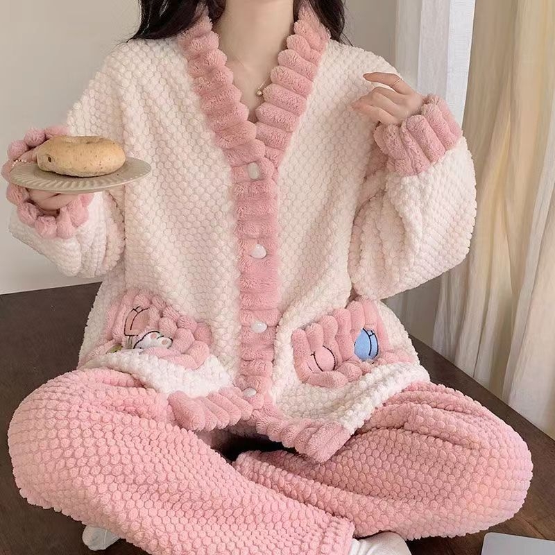 Pidžama od koralnog flisa – set u sladkom i nježnom stilu, debljina tkanine 251–300 g/m², V-izrez, dugi rukavi