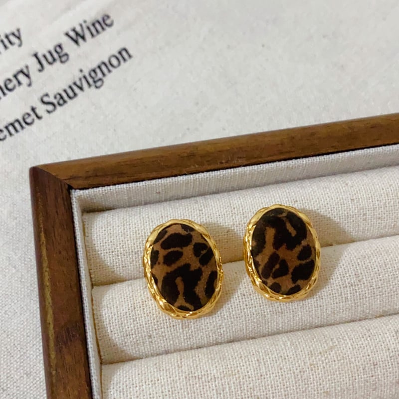 Обици - медни с истинско златно покритие, флокинг обработка, сърцевидно-геометричен дизайн, стил Хонг Конг, марка Yinian