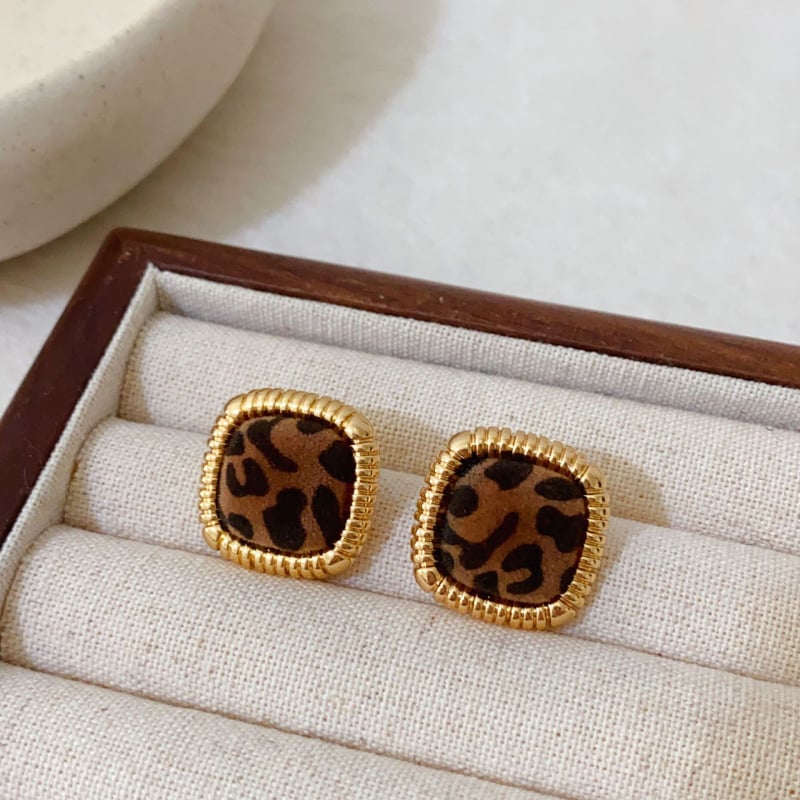 Обици - медни с истинско златно покритие, флокинг обработка, сърцевидно-геометричен дизайн, стил Хонг Конг, марка Yinian