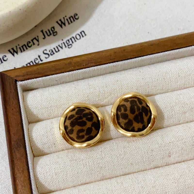 Обици - медни с истинско златно покритие, флокинг обработка, сърцевидно-геометричен дизайн, стил Хонг Конг, марка Yinian