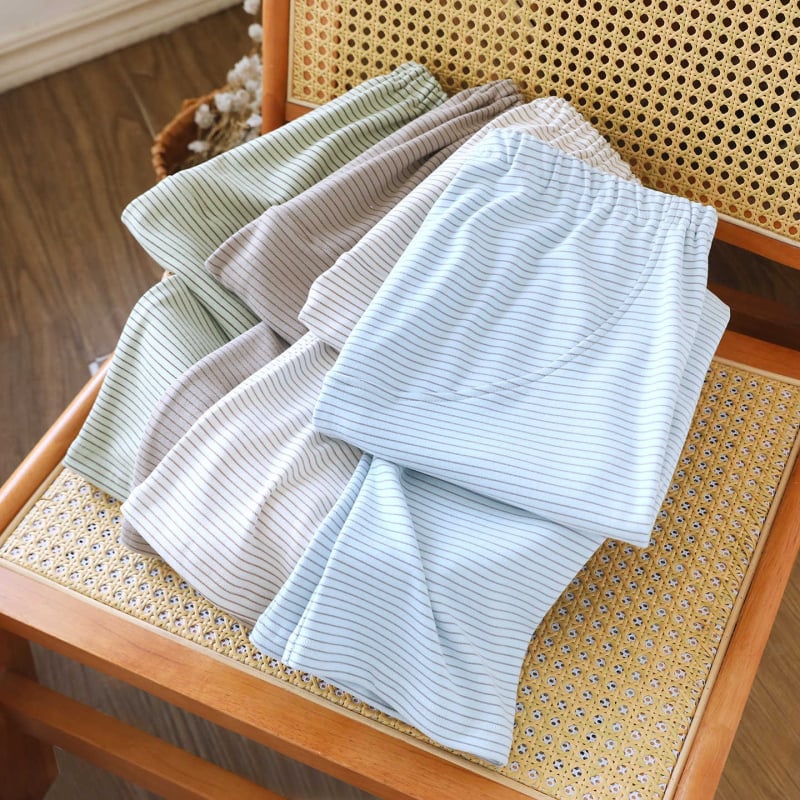 Панталони за бременни от Derong велур, свободен крой с регулируема поддържаща талия, основен плат полиестер 95–100%, вторичен плат полиестер 90–95%.