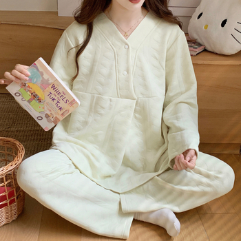 Māmiņu un barošanas pidžāmu komplekts no Air Cotton auduma – garās piedurknes, biezums 251–300 g/m², poliesters 95–100%, Ziemas 2025 izlase