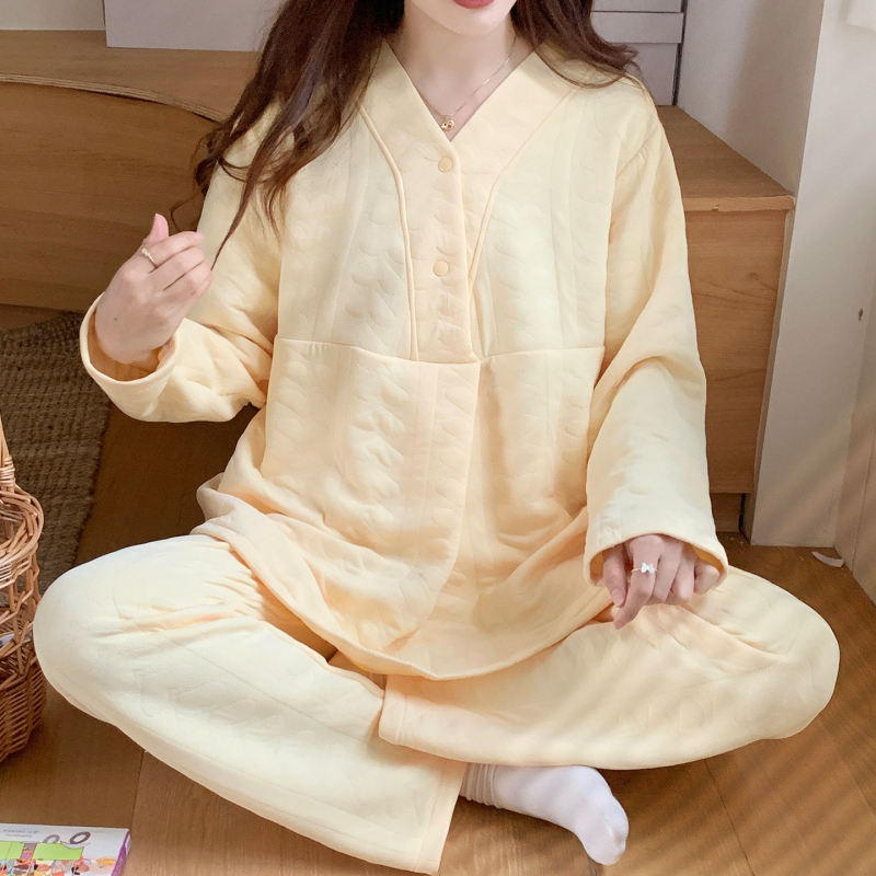 Māmiņu un barošanas pidžāmu komplekts no Air Cotton auduma – garās piedurknes, biezums 251–300 g/m², poliesters 95–100%, Ziemas 2025 izlase