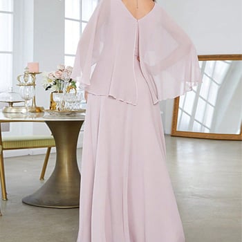 Вечерна рокля с дълбоко V деколте, клеш ръкави, пайети и машинно бродирана апликация, дълга А-образна пола