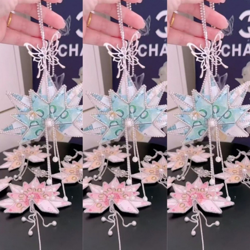 Автомобилна висулка за украса с кленови листа, ароматен аксесоар от сплав в карикатурен стил