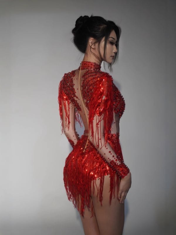 Latīno deju kostīms ar fringēm scenai, seksīga īsa kleita