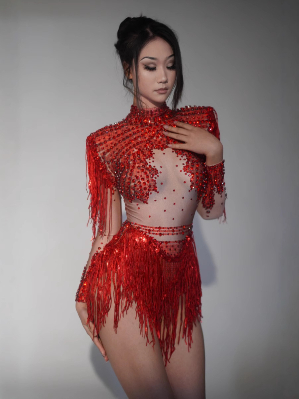 Latīno deju kostīms ar fringēm scenai, seksīga īsa kleita