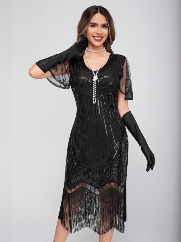 Pitskleit fringed detailiga, 1920s Gatsby õhtu stiilis, sädelevad helmeste aktsendid, lühikesed varrukad, midi pikkus