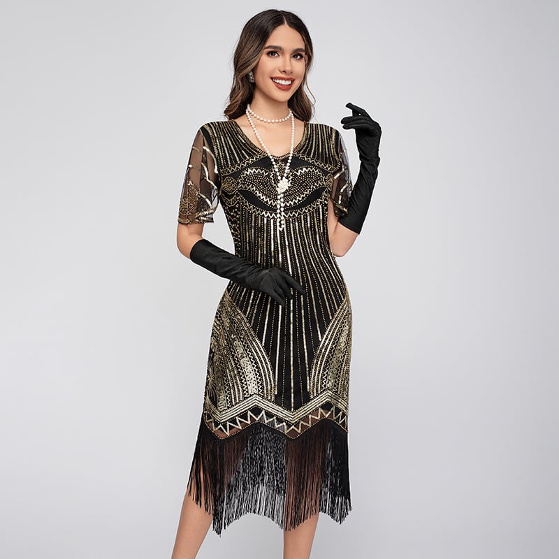 Pitskleit fringed detailiga, 1920s Gatsby õhtu stiilis, sädelevad helmeste aktsendid, lühikesed varrukad, midi pikkus
