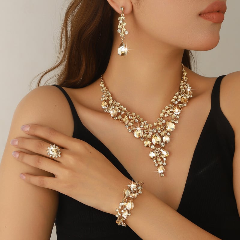 Σετ γυναικείων κοσμημάτων: σκουλαρίκια, κολιέ και βραχιόλι από κράμα ψευδαργύρου με επίστρωση Rack plating, πέτρες σε συνδυασμό, φλοράλ μοτίβο