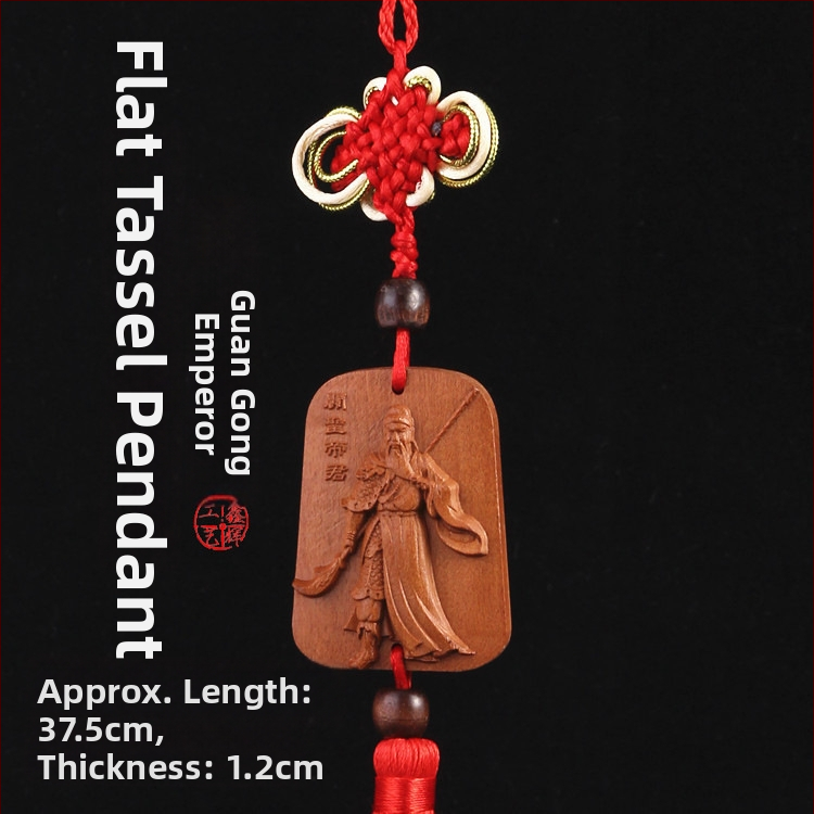 Medinis automobilio pakabukas iš persiko medienos su Pixiu, Guan Gong ir Guanyin — tradicinio Kinų stiliaus vidaus automobilių dekoravimas