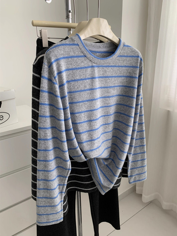 Ženski oversize T‑shirt s prugama i umjetnim zajčjim krznom, dugi rukav, okrugli izrez, slobodan kroj, poliester