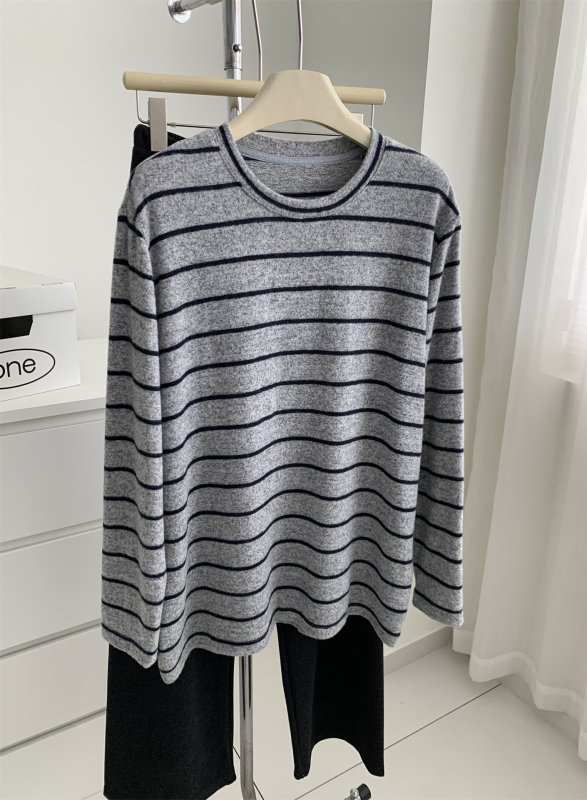 Ženski oversize T‑shirt s prugama i umjetnim zajčjim krznom, dugi rukav, okrugli izrez, slobodan kroj, poliester