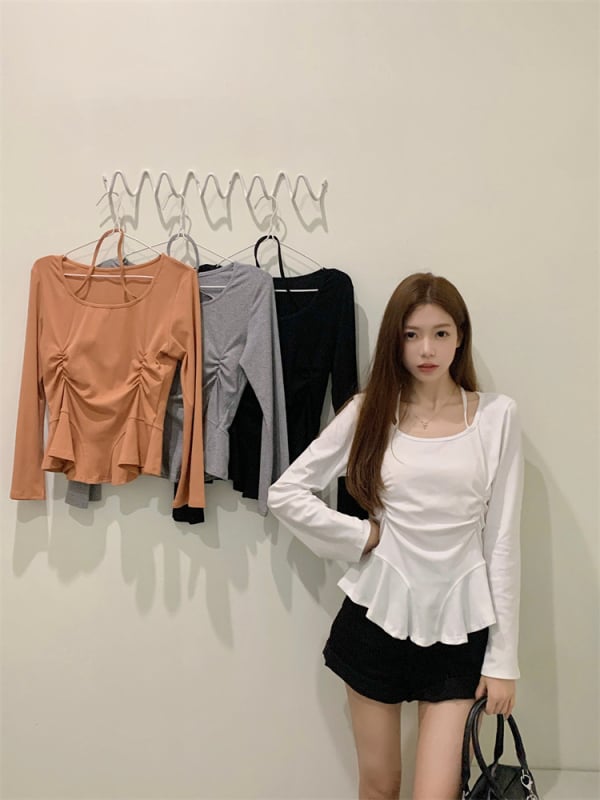 Pamut-elasztán keverék hosszú ujjú felső kerek nyakkal, egyszínű, kollázs/összevágott dizájn, laza japán-koreai stílus.