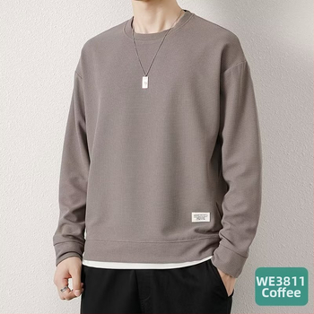 Vyriniai ilgomis rankovėmis marškinėliai su wafelių mezgimo tekstūra, laisvas kirpimas, apvalus kaklo iškirptė, poliesterio mišinio