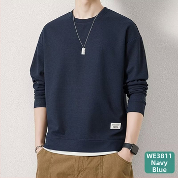 Vyriniai ilgomis rankovėmis marškinėliai su wafelių mezgimo tekstūra, laisvas kirpimas, apvalus kaklo iškirptė, poliesterio mišinio