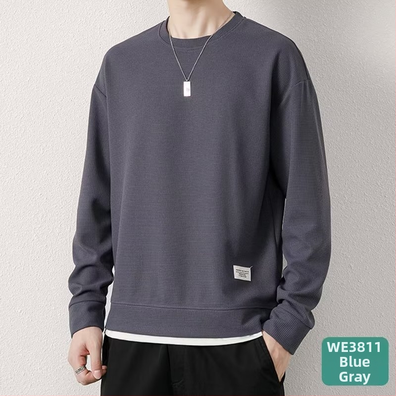 Vyriniai ilgomis rankovėmis marškinėliai su wafelių mezgimo tekstūra, laisvas kirpimas, apvalus kaklo iškirptė, poliesterio mišinio