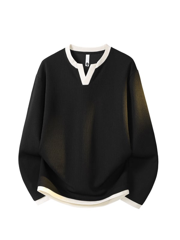 Meeste vaba lõikega pikkade varrukatega T-särk V-kaelusega, värvikombinatsiooni muster, polüesteri segu.