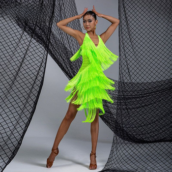 Sieviešu Latīņu deju kleita – V kakls, haltera kakls, daudzslāņu frīnges, atvērta mugura, trenēšanai / sacensībām, 2025. gada pavasaris, PVC materiāls 90–95%