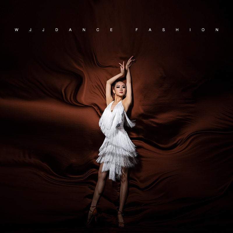 Sieviešu Latīņu deju kleita – V kakls, haltera kakls, daudzslāņu frīnges, atvērta mugura, trenēšanai / sacensībām, 2025. gada pavasaris, PVC materiāls 90–95%