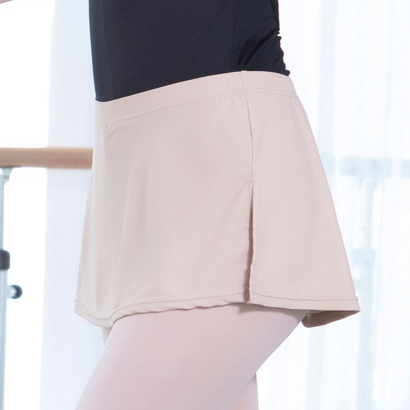 Moderna plesno odijevanje za odrasle žene – pogodna za balet, latino, folklor i društvene plesove; Materijal: mješavina kemijskih vlakana s 90% spandeksa; Podstava: mješavina kemijskih vlakana s 90% spandeksa