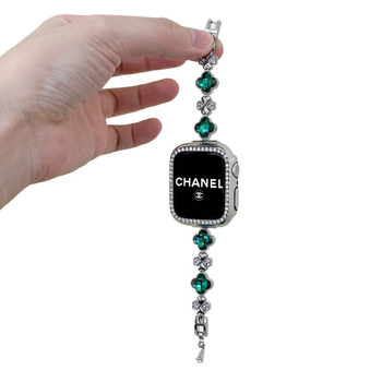 Kovový remienok pre Apple Watch s dizajnom štvorlístka a diamantovými detailmi, značky Burei, kompatibilný s Apple Watch Ultra/SE/Series 1–10