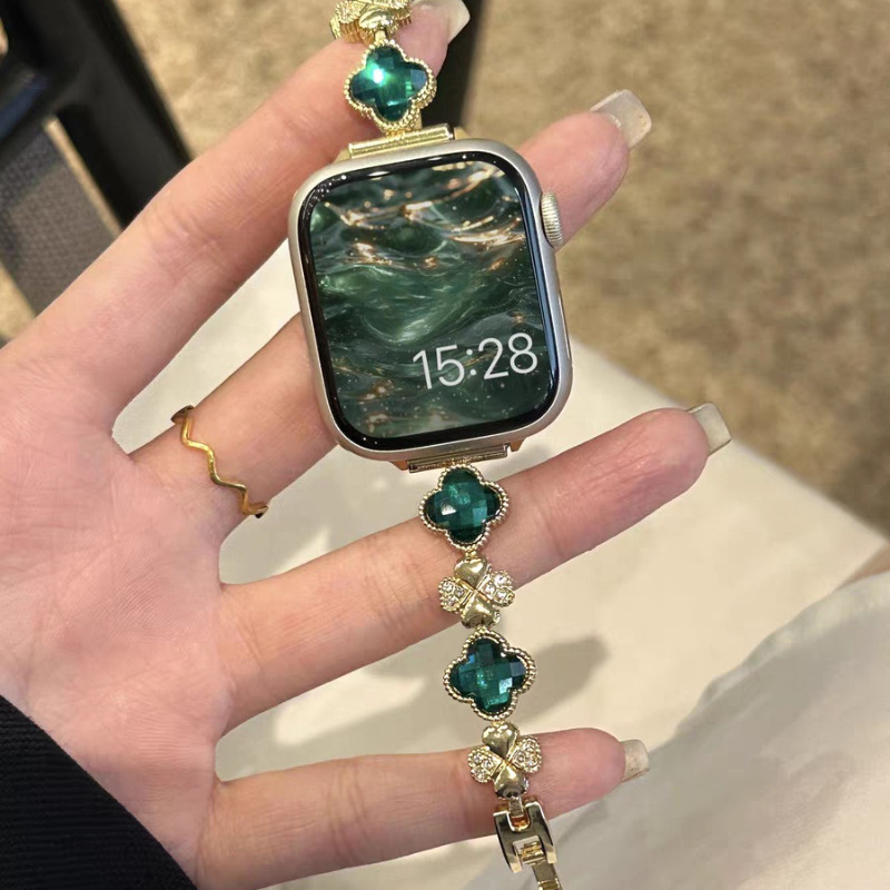 Kovový remienok pre Apple Watch s dizajnom štvorlístka a diamantovými detailmi, značky Burei, kompatibilný s Apple Watch Ultra/SE/Series 1–10