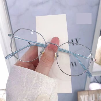 Új, sokoldalú, női dioptriás szemüvegkeretek, kis keret, szabálytalan forma, diáklányoknak is alkalmas, utcai stílusú, kék fény elleni szemüveg, nagykereskedelmi forgalomban kapható.