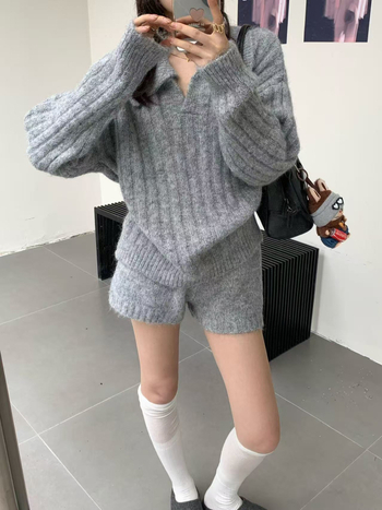 Pulover tricotat cu glugă, croială lejeră, mâneci lungi, culoare solidă, amestec poliester-viscose, toamnă 2025