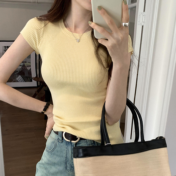 Дамски плетен топ-пуловер Slim fit, от вискоза, съдържание на вискоза 50–70%, 3/4 ръкави, кръгло деколте