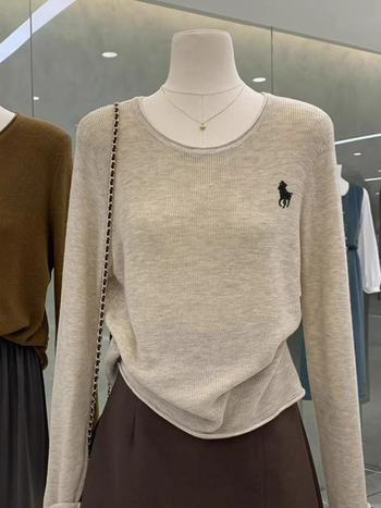 Top tricotat pentru femei, culoare uni, guler rotund, mâneci lungi, croială lejeră, amestec bumbac-poliester, stil elegant urban, toamnă 2025